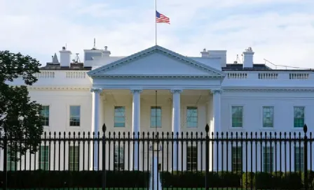 ¿Por qué las banderas de EU se izarán a media asta en la toma de posesión de Donald Trump?