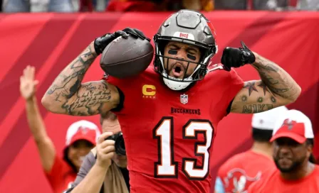 Mike Evans iguala el récord de Rice con 11 temporadas consecutivas de 1,000 yardas en recepciones