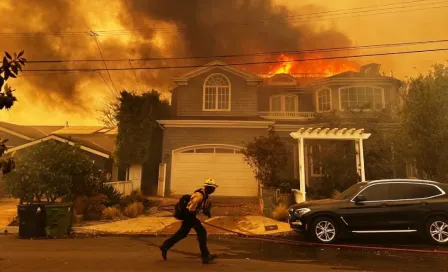 ¿Por qué se intensificaron los incendios en California en pleno invierno? Esto sabemos