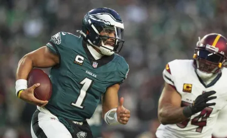 ¡Histórico! Jalen Hurts se convierte en el QB con más anotaciones por tierra en Playoffs