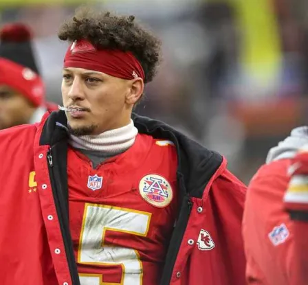 Chiefs suman un nuevo triunfo venciendo a Cleveland, pero Mahomes sale lesionado