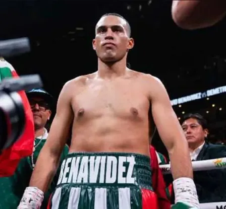 David Benavidez se aferra a su combate con Canelo Álvarez