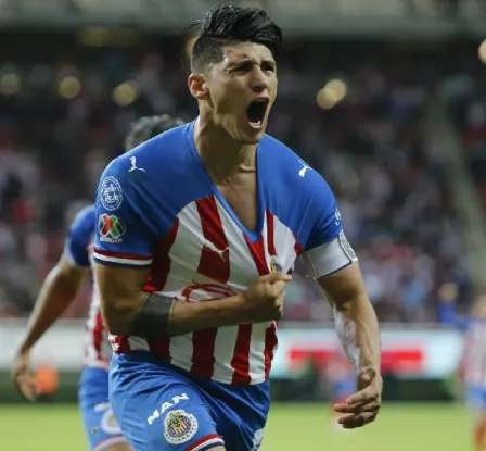 Alan Pulido regresará a Chivas