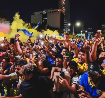 ¡Como en casa! América recibe espectacular serenata en Guadalajara 