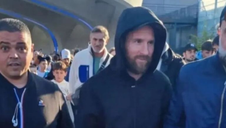 Lionel Messi visitó Disneyland París en compañía de su esposa e hijos