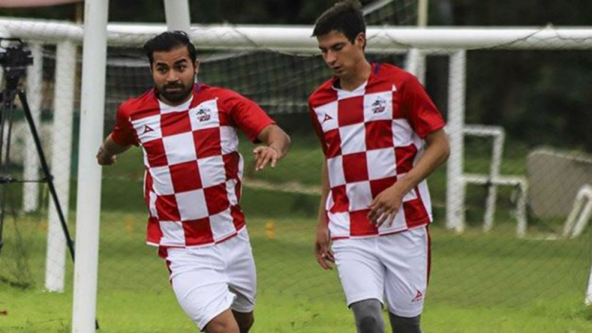 Lobos BUAP entrena en pretemporada con playera 'croata'