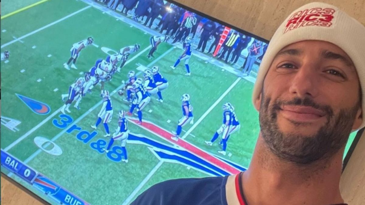 De piloto a QB: Daniel Ricciardo probó su brazo con los Bills