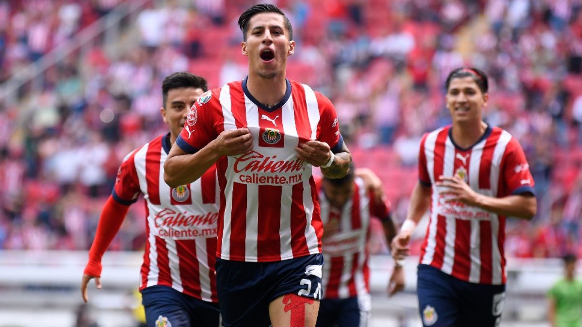 Mexicanos forman Chivas Edmonton y ganan campeonato en torneo local