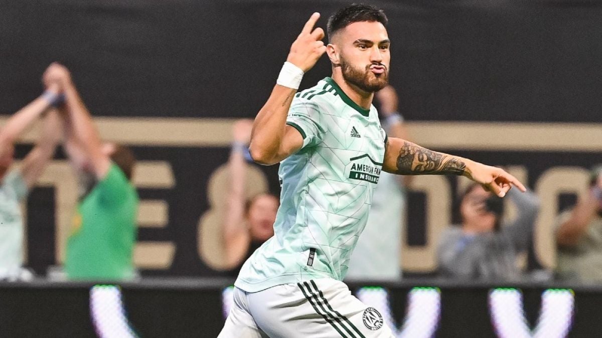 Atlanta defender Juan Jose Sanchez Purata reacts after a second-half  News Photo - Getty Images