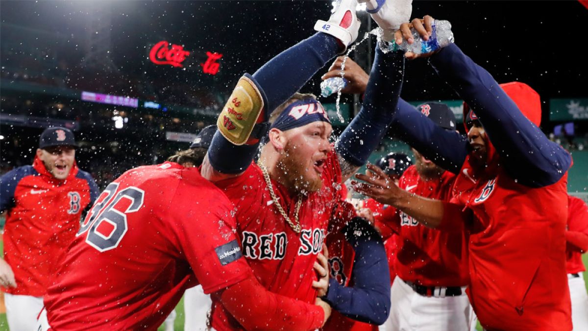 MLB: Alex Verdugo hablo de futuro con gerente de Red Sox