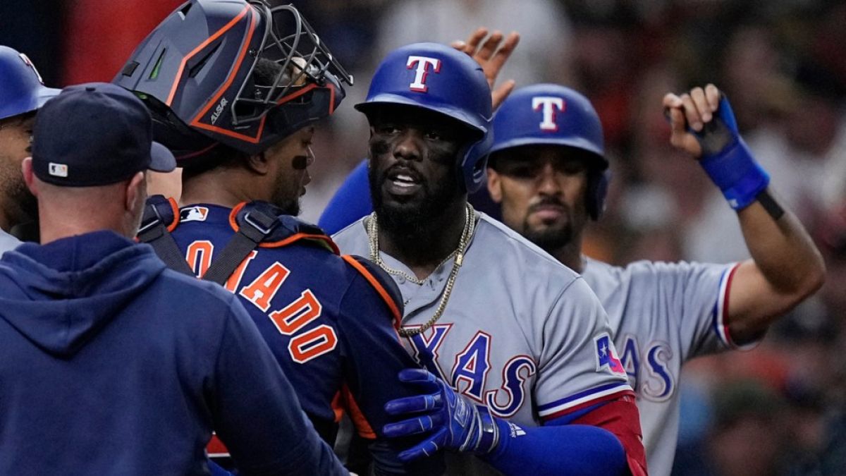 Astros de Houston pierden segundo juego de serie contra Rangers