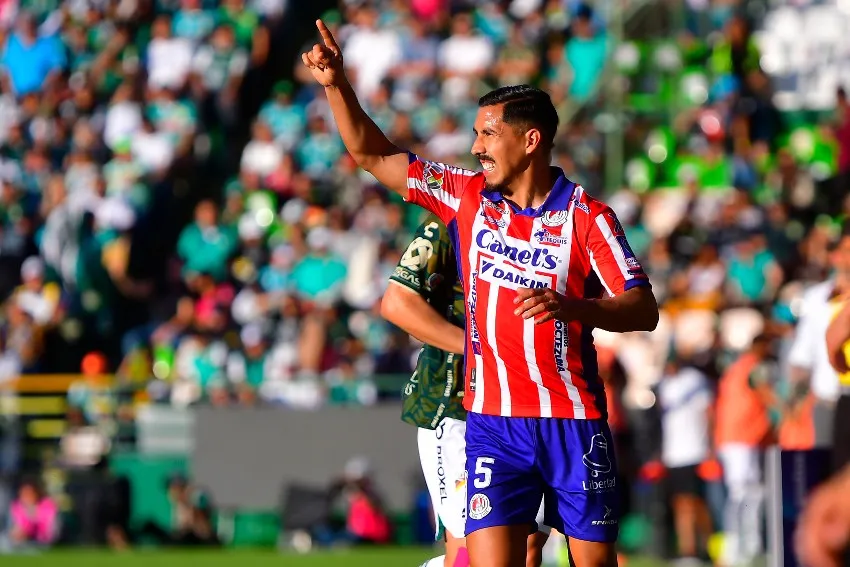 IMAGO7 Ricardo Chávez en un partido de San Luis