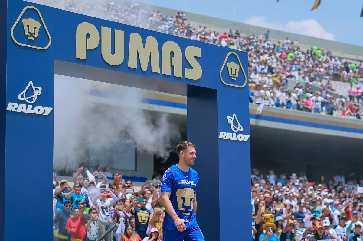 Ramsey llegó lesionado a Pumas