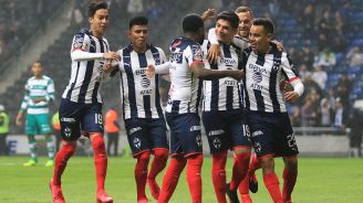 Festejo de Rayados en el gol a Santos