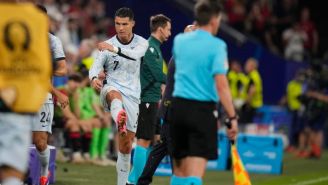 Cristiano Ronaldo se molesta por salir de cambio ante Georgia en la Euro