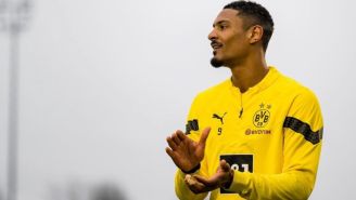 Sebastien Haller, delantero del Borussia Dortmund, interesa a Juárez; reportan desde Alemania