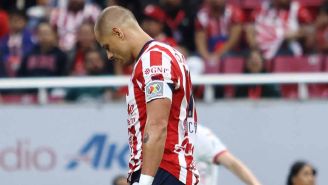 Chicharito Hernández se fue abucheado por la afición de Chivas tras empate ante Toluca