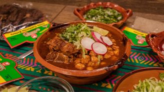 Las fechas patrias se celebran en este mes y el pozole es uno de los platillos tradicionales que no pueden faltar en tu mesa 