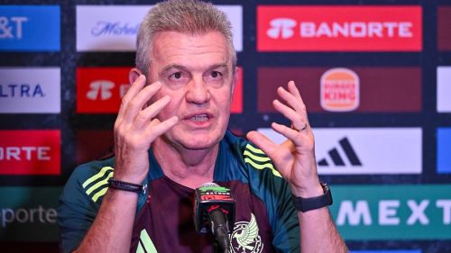 Javier Aguirre confirma a tres titulares