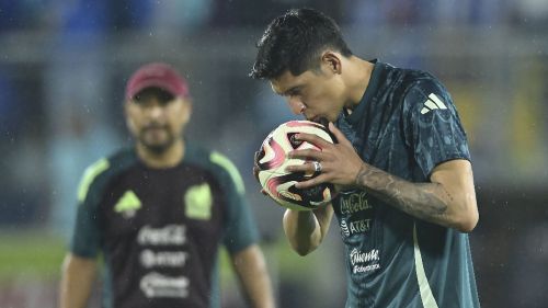 Selección Mexicana llega a Toluca 