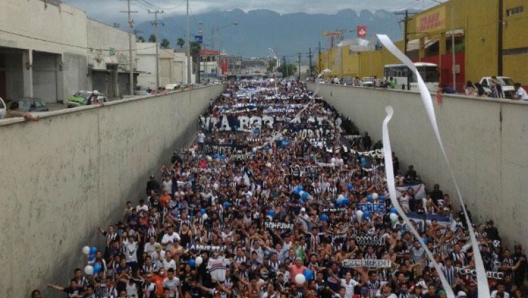 Pide Tigres que aficionados rayados eviten caravana