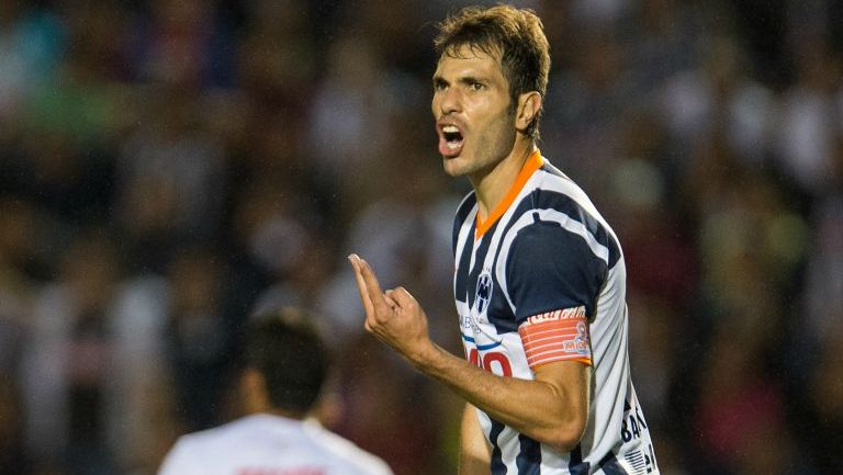 Basanta, en acción durante un partido con Monterrey