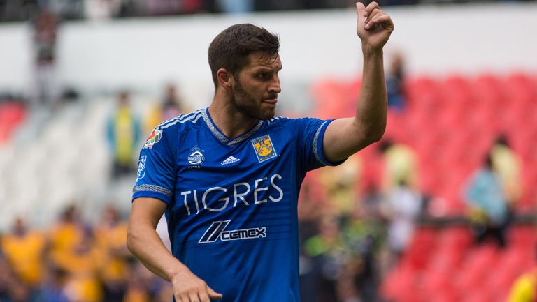 Gignac celebra su gol contra América