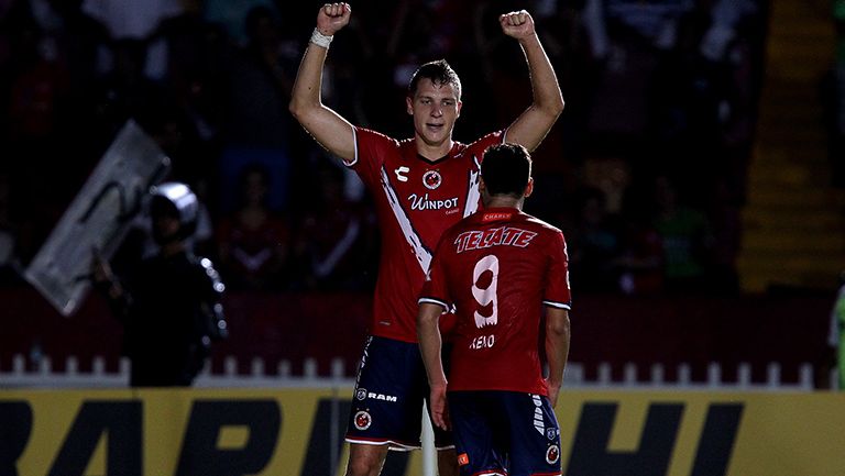 Furch festeja su gol contra Puebla