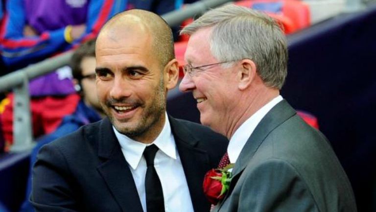 Guardiola y Ferguson se saludan antes de un partido