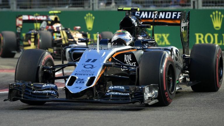 Checo, durante una carrera con Force India