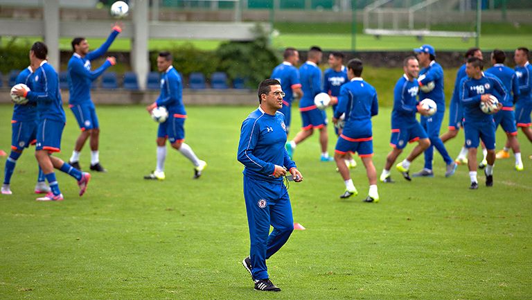 Joaquín Moreno, dirigiendo un entrenamiento en La Noria