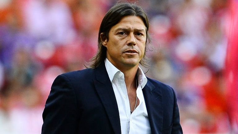 Matías Almeyda, observa juego entre Chivas y Puebla 