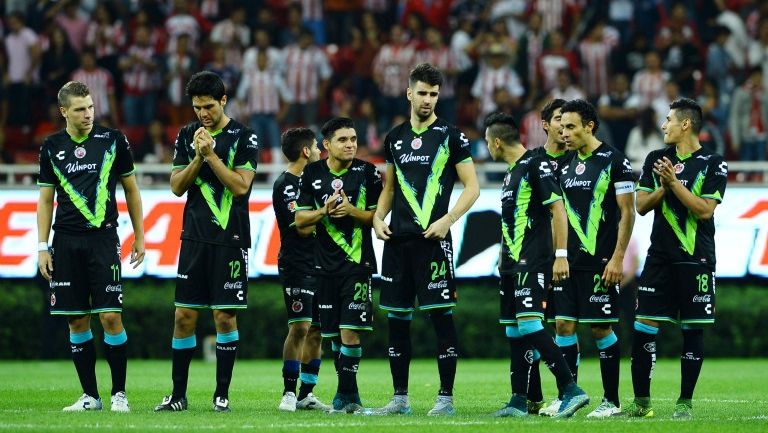 Jugadores de Veracruz tras la derrota contra Chivas