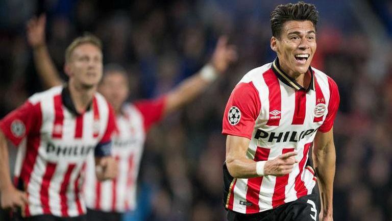 Moreno, en partido con el PSV