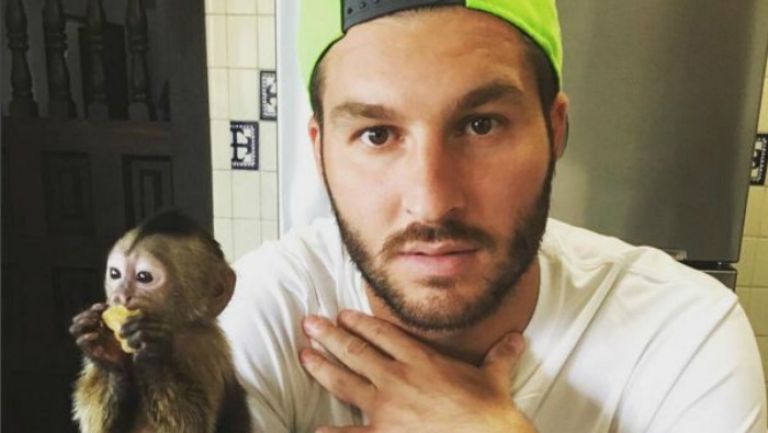 Andre-Pierre Gignac junto a su mascota