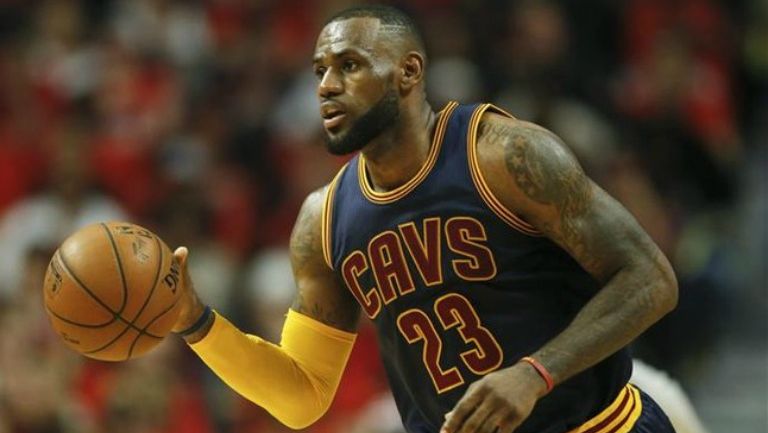 LeBron James, en un partido con los Cavaliers