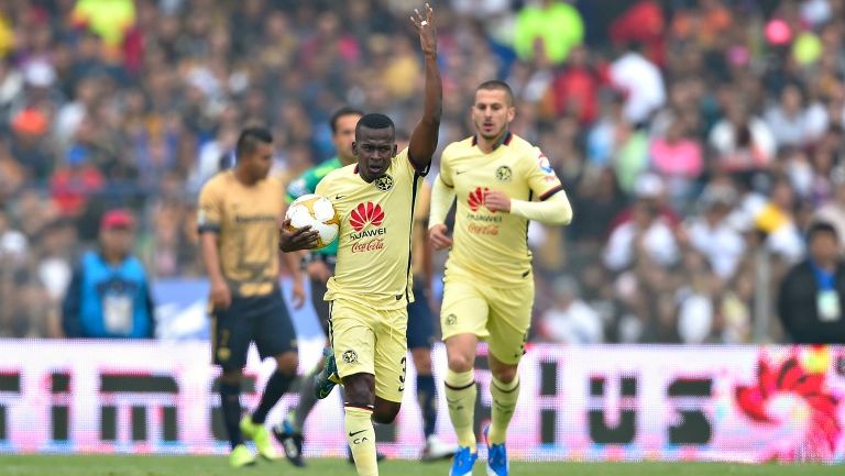 Quintero celebra el primer gol contra Pumas