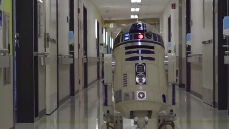 R2-D2 en las instalaciones del hospital