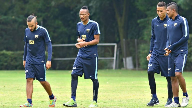 Vidangossy, Quiñonez y Meza, en un entrenamiento de Pumas