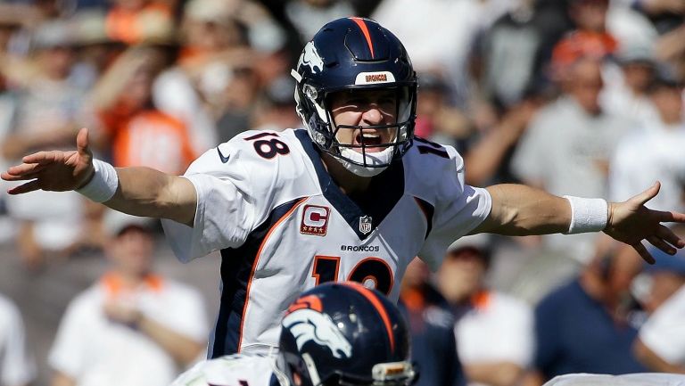 Peyton Manning, en un juego con los Broncos