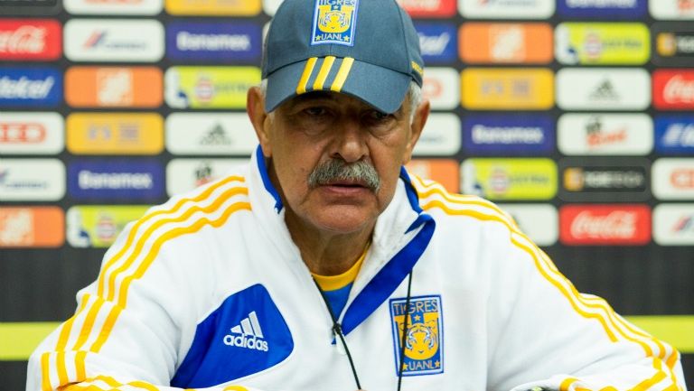 Tuca Ferretti en conferencia de prensa de Tigres