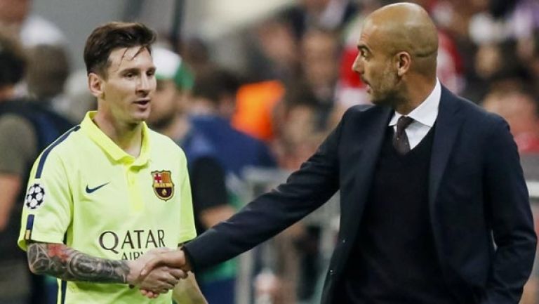 Guardiola y Messi se saludan antes de un partido