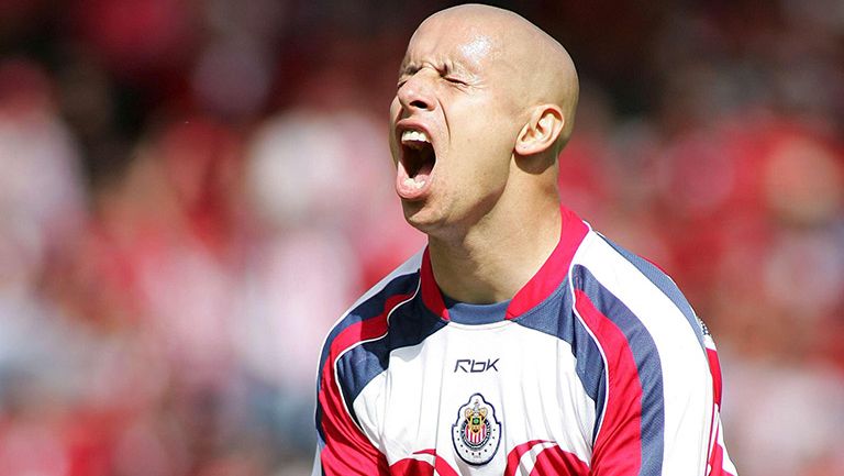 Bofo, festejando el gol contra Toluca que le dio el título a Chivas en 2006