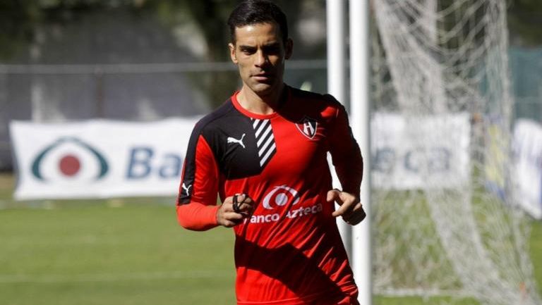 Rafa Márquez en entrenamiento con Atlas