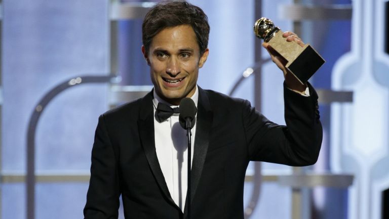 García al recibir su premio como Mejor Actor de Serie de Comedia