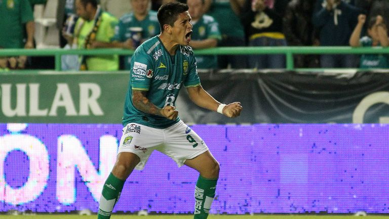 Cano celebra tras marcar con León