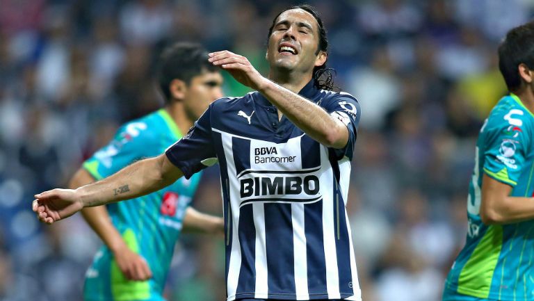 Aldo de Nigris en partido con Rayados