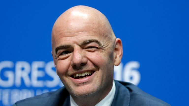 Gianni Infantino durante su primer conferencia de prensa como Presidente de FIFA