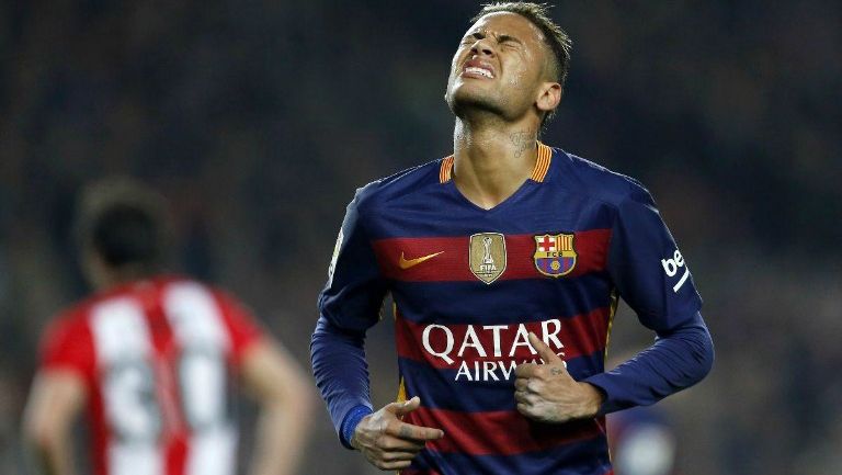 El brasileño Neymar lamentando una falla blaugrana