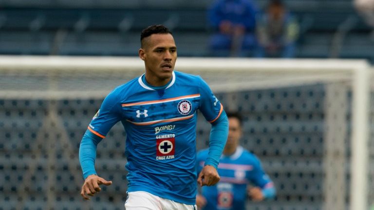 Aldo Leao en un partido de Cruz Azul